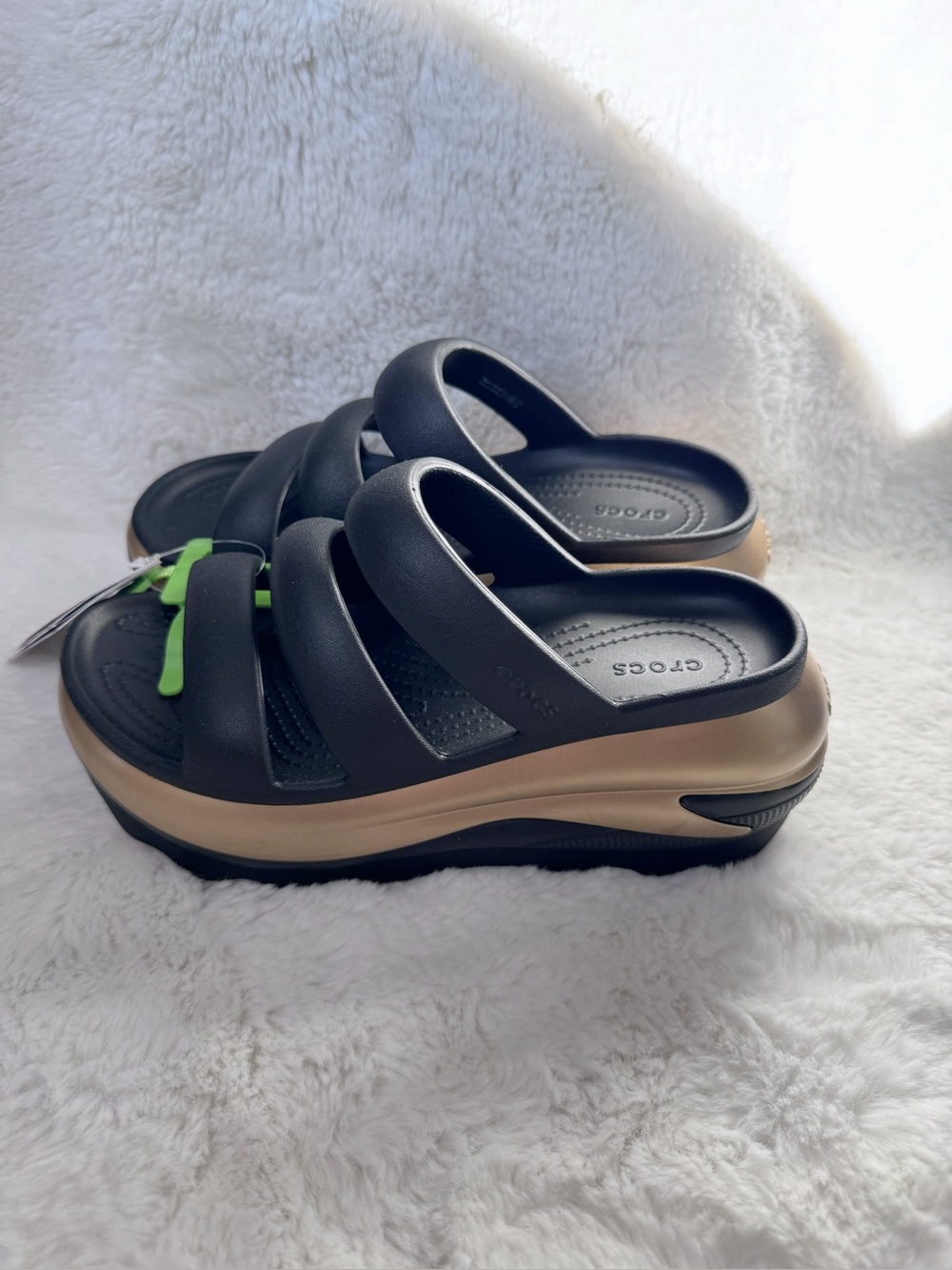 Crocs Mega Crush Metallic Black/Gold Triple Strap Sandal Unisex Women 8/Men 6